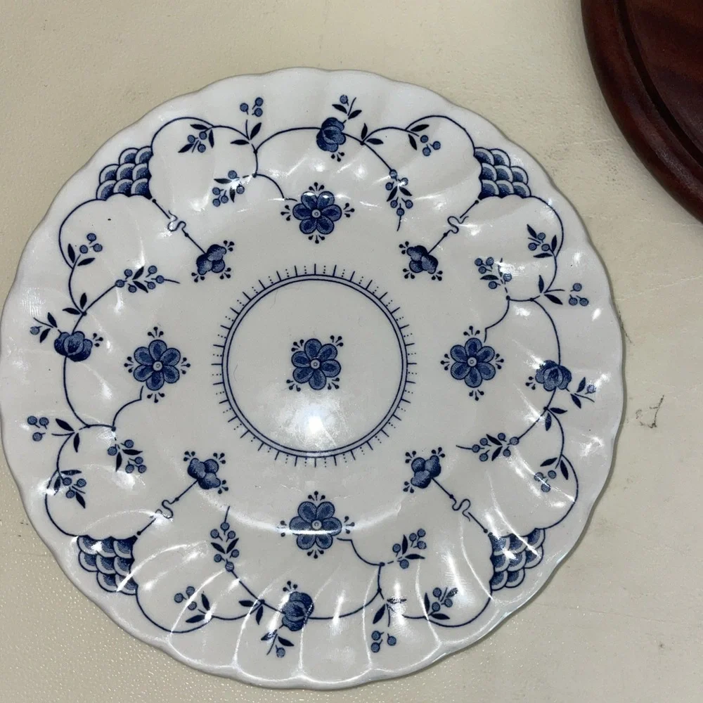 Vntg Churchhill China Finlandia Replacement Traditional Floral 6 3/4 Side Plate‎
